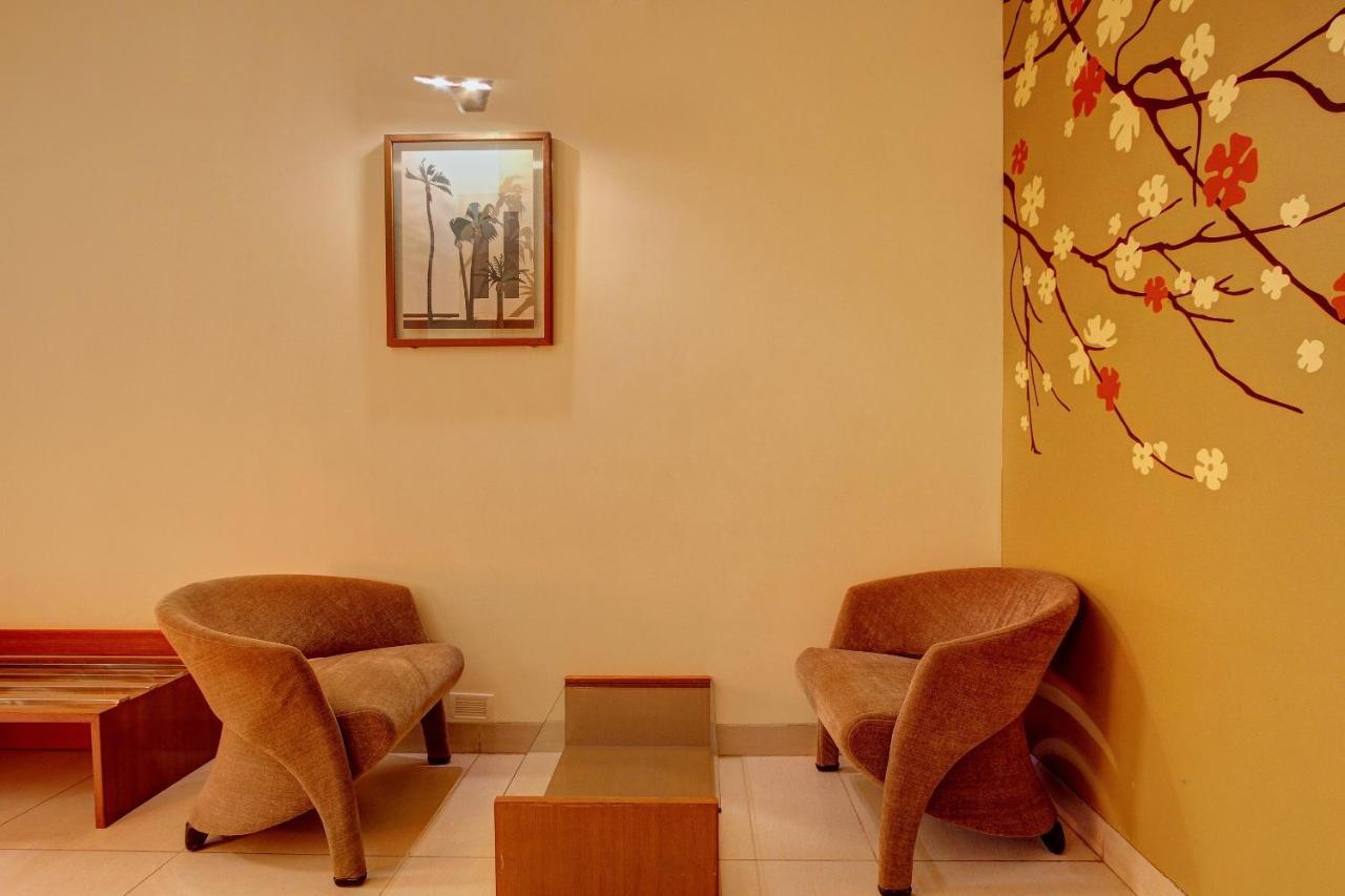 Capital O 16165 Cartier Hotel Bangalore Phòng bức ảnh