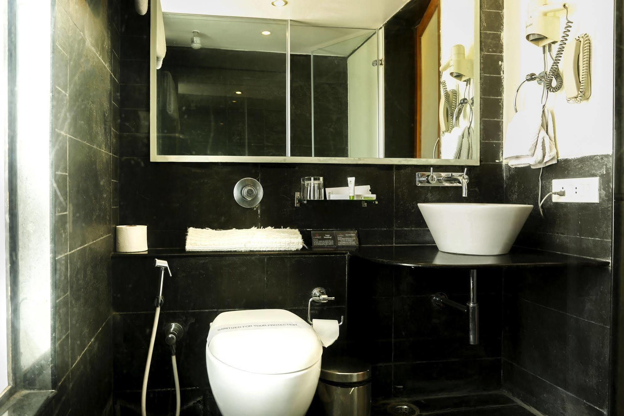 Capital O 16165 Cartier Hotel Bangalore Ngoại thất bức ảnh