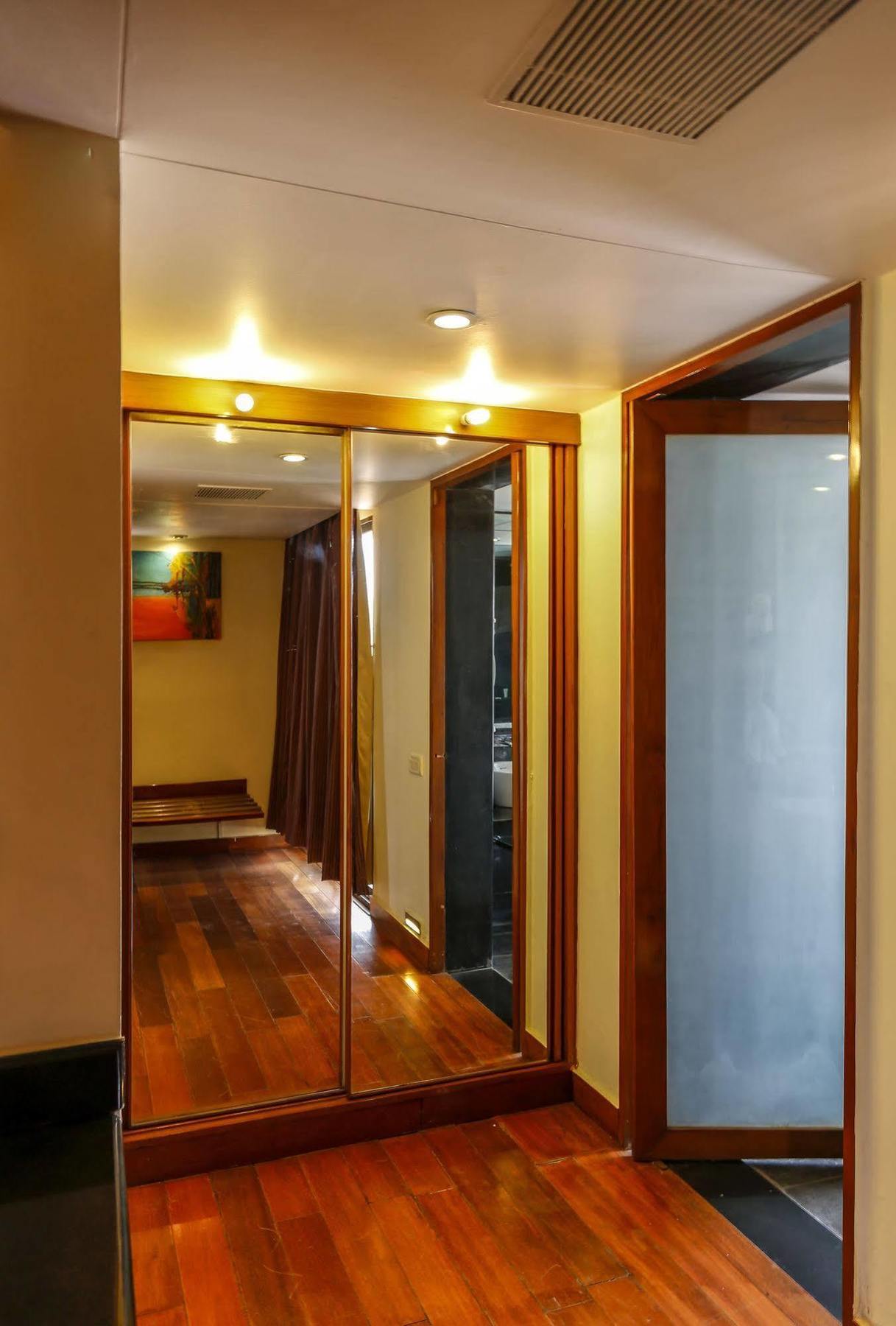 Capital O 16165 Cartier Hotel Bangalore Ngoại thất bức ảnh