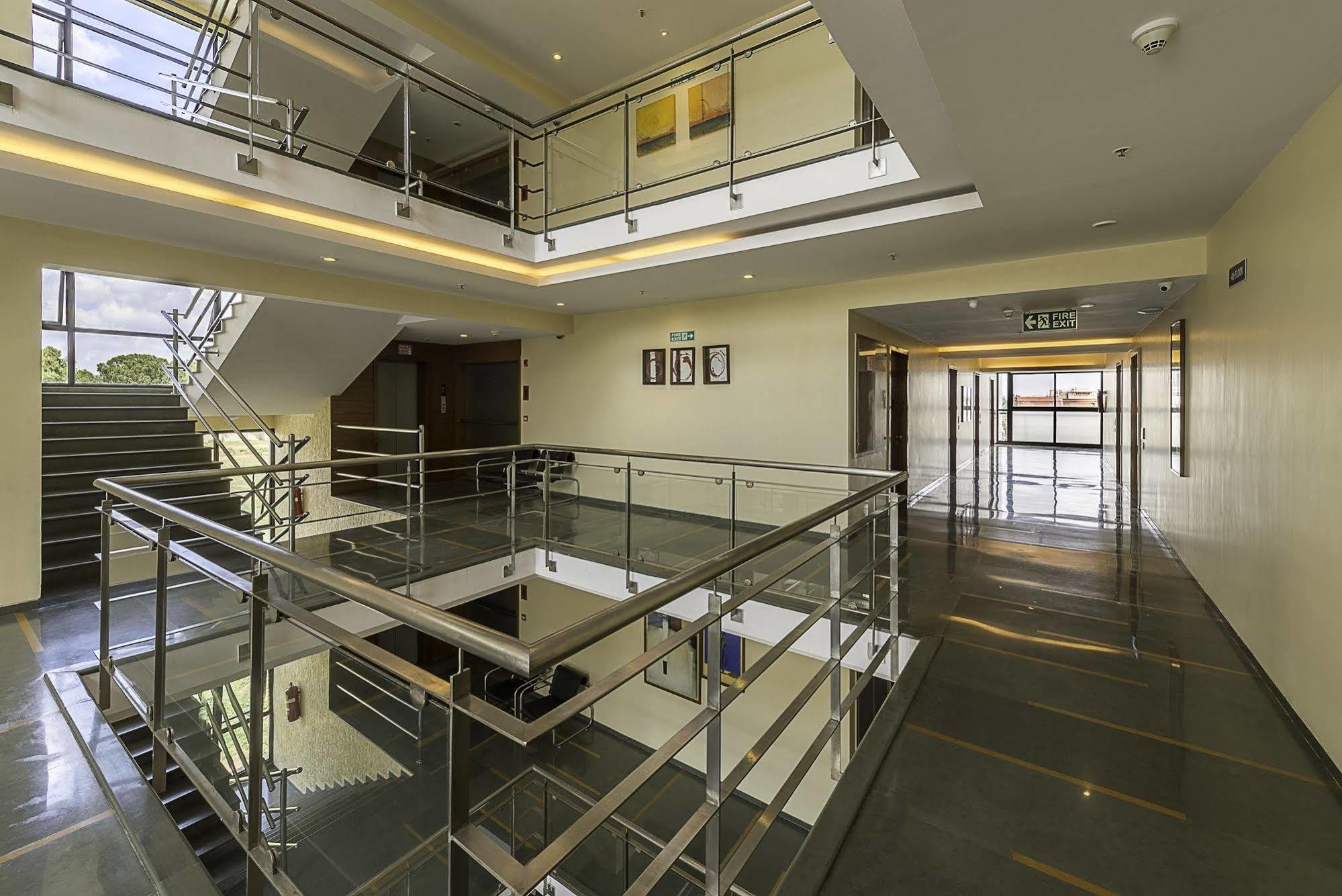 Capital O 16165 Cartier Hotel Bangalore Ngoại thất bức ảnh